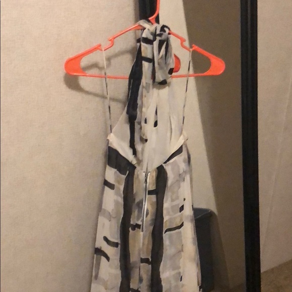 Alice and Olivia Silk halter dress with a side slit size small but stretchy - Picture 6 of 12